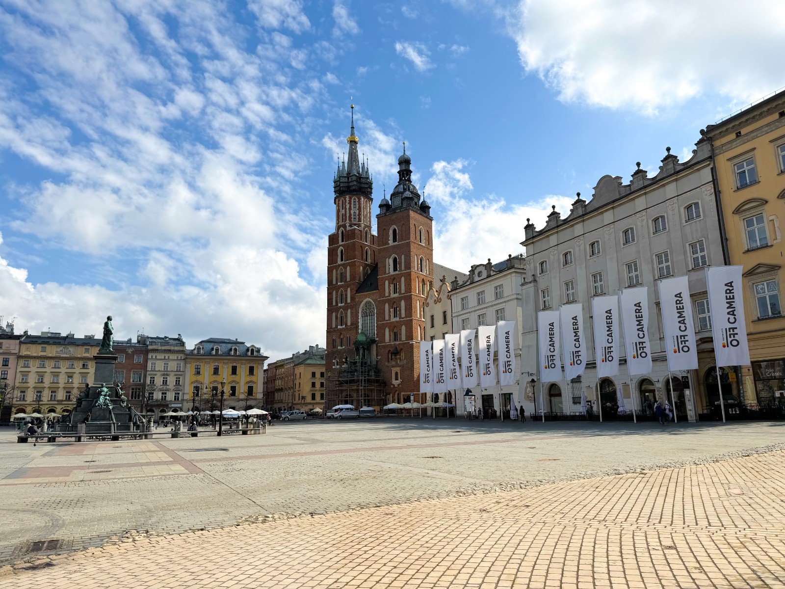 Rynek Główny w Krakowie, widok na Bazylikę Mariacką